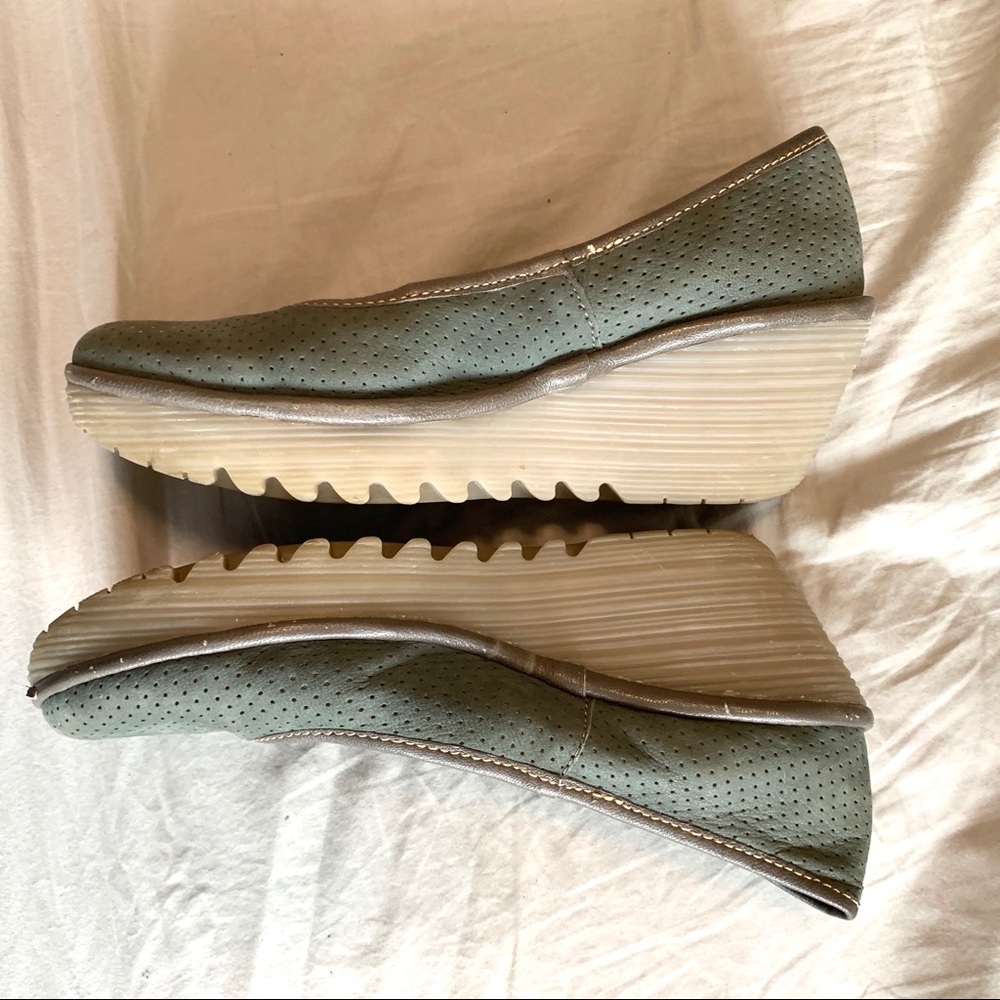 Fly London Yoni perforated wedge